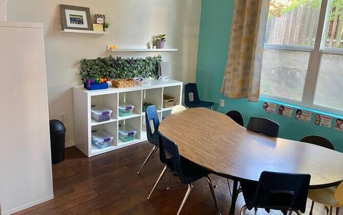 classroom amanecer academy